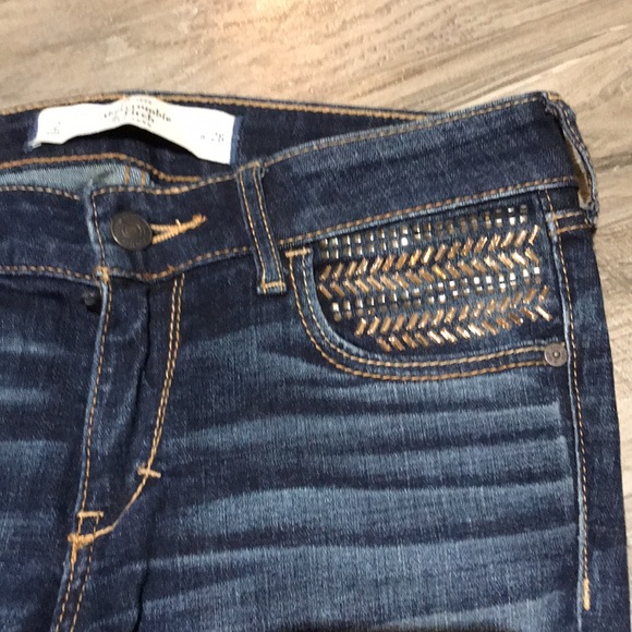 Women’s Abercrombie Jeans - Picture 3 of 6